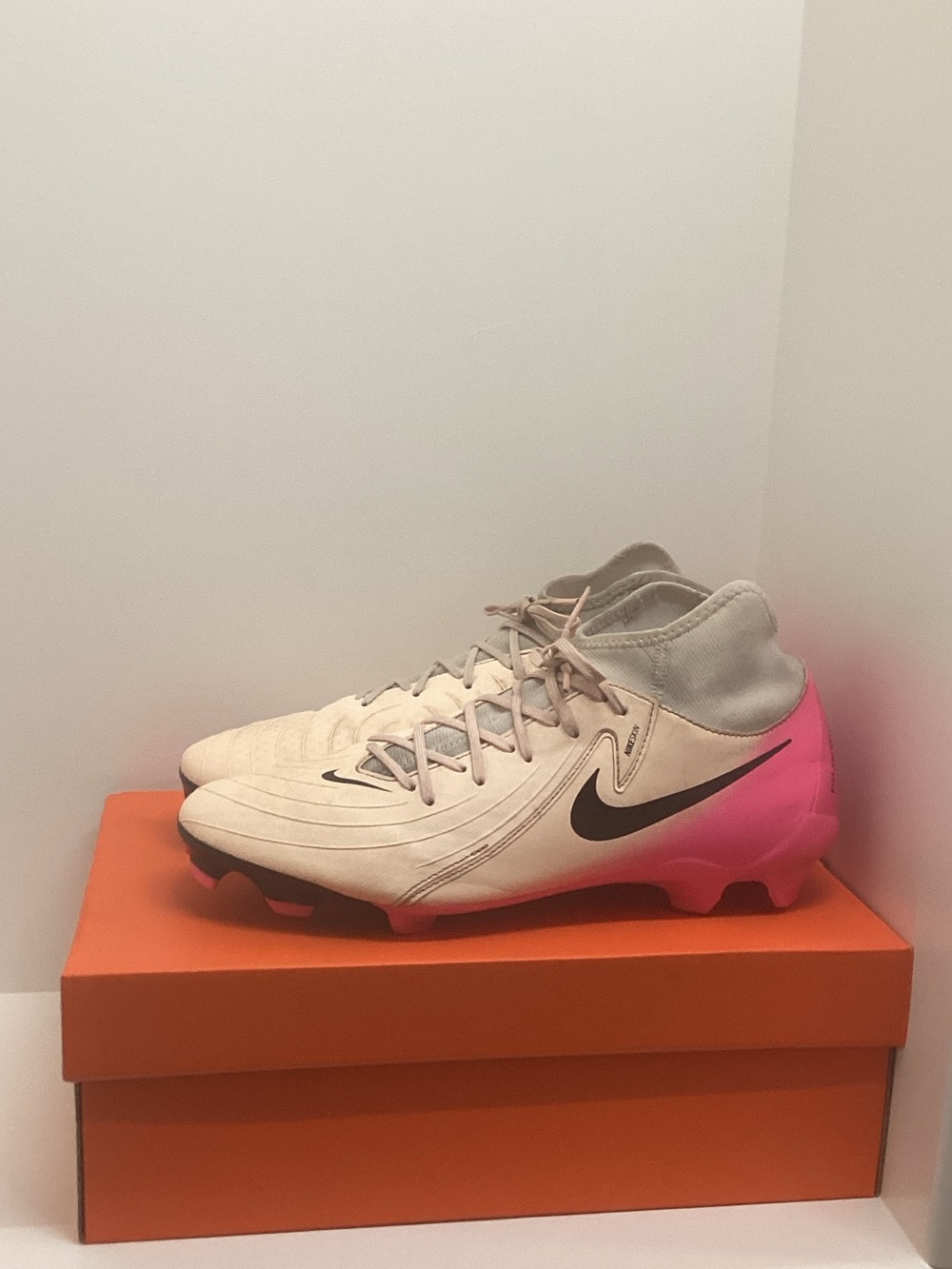 Nike Phantom Luna Academy Pre-Owned Men’s 11.5